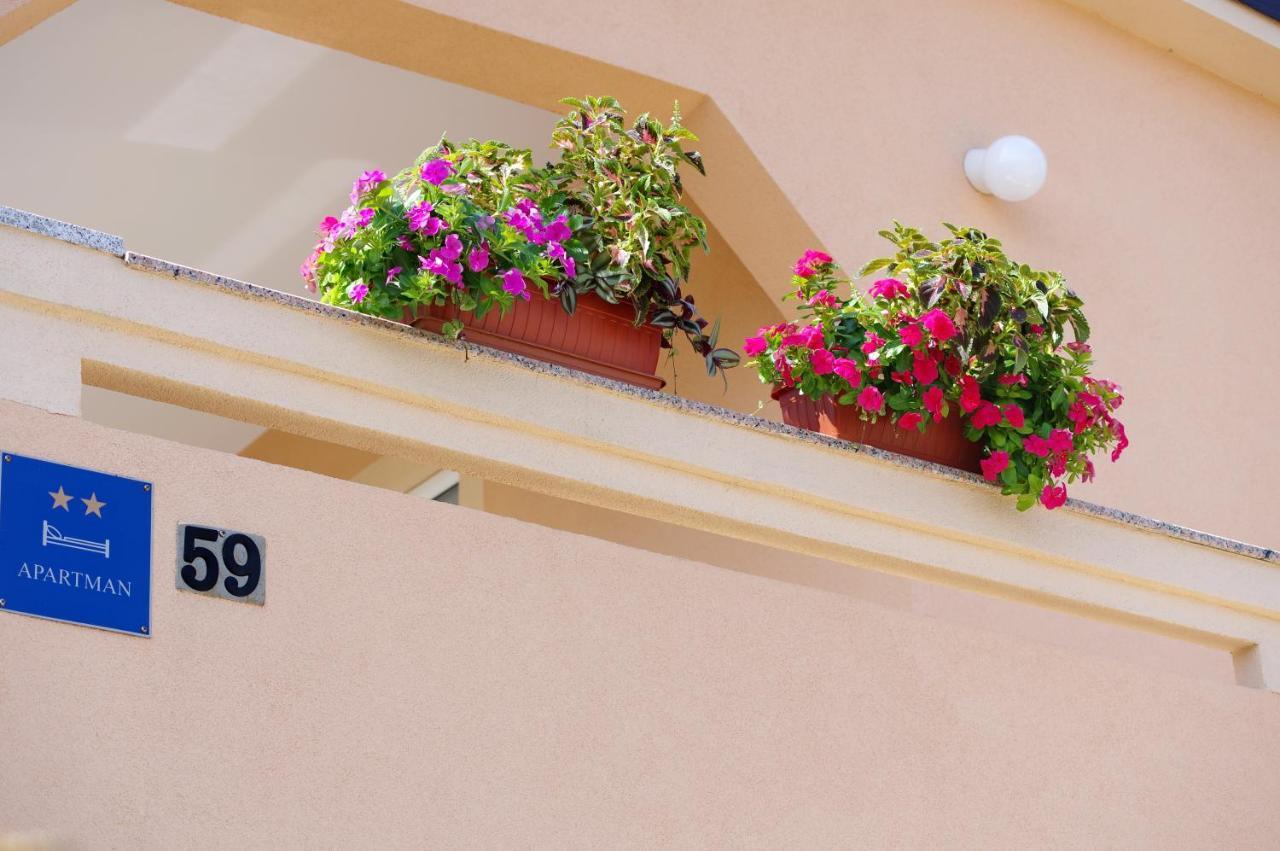 Apartment Nada Vir Exterior photo