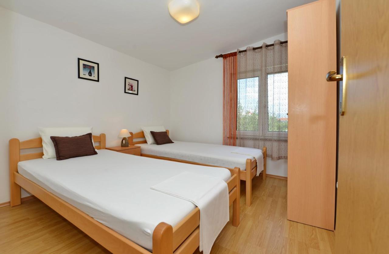 Apartment Nada Vir Exterior photo