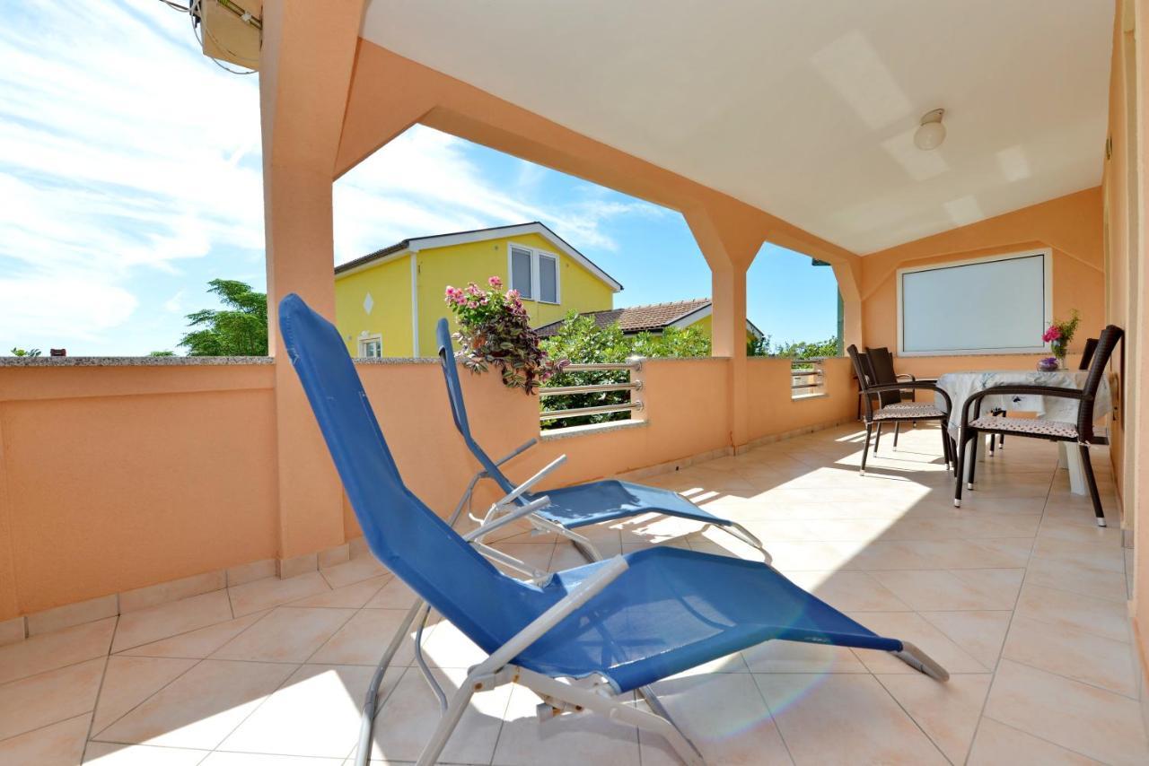 Apartment Nada Vir Exterior photo