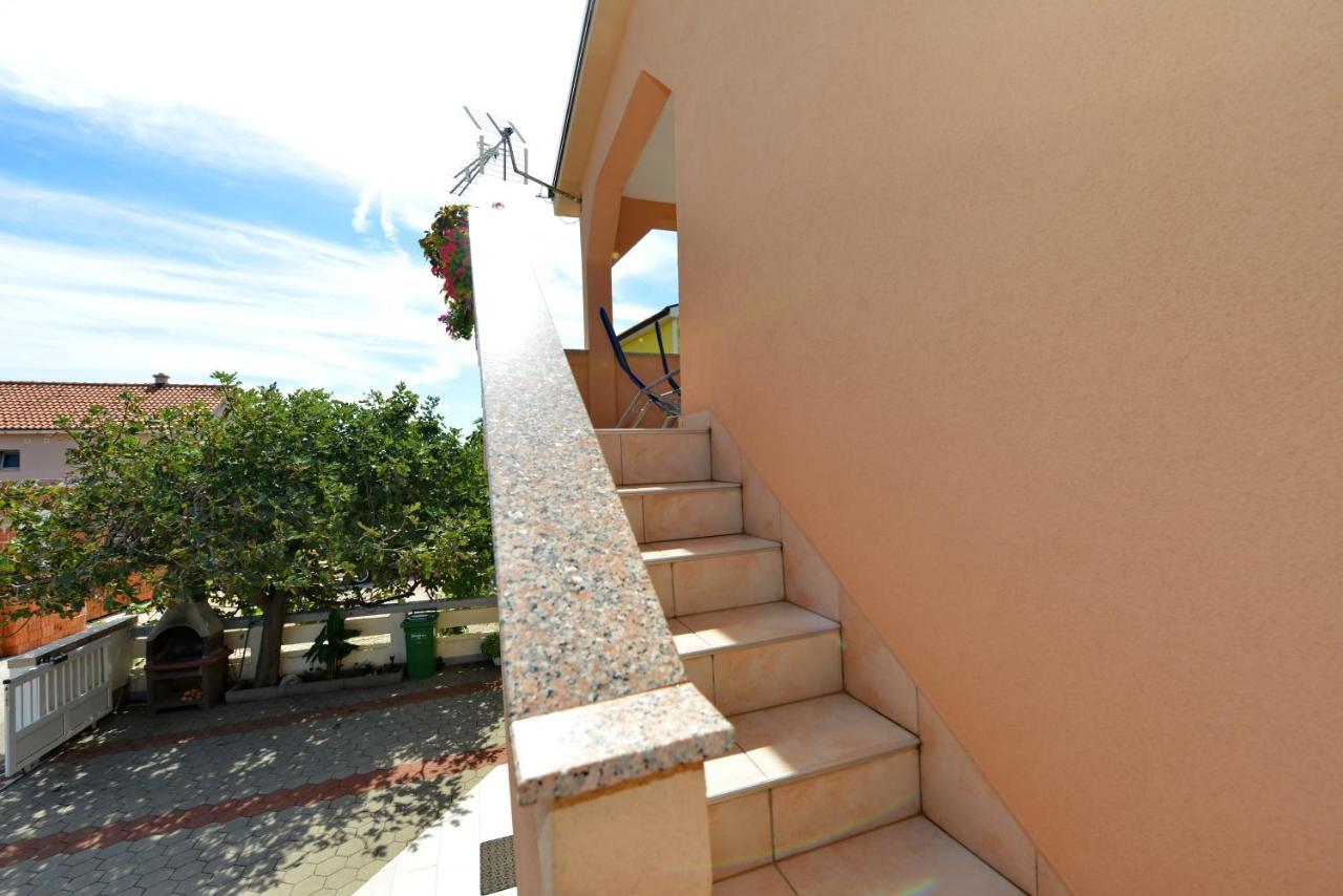 Apartment Nada Vir Exterior photo