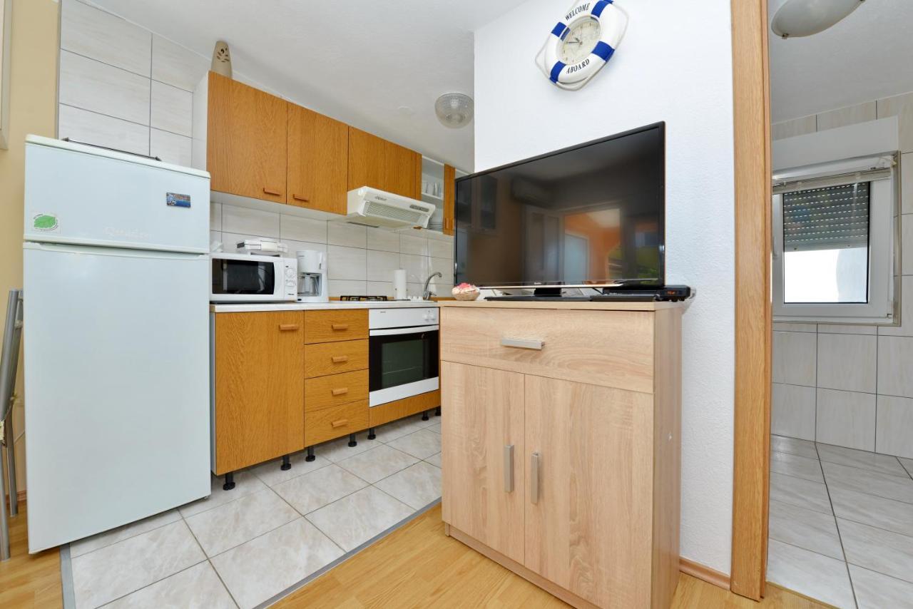 Apartment Nada Vir Exterior photo