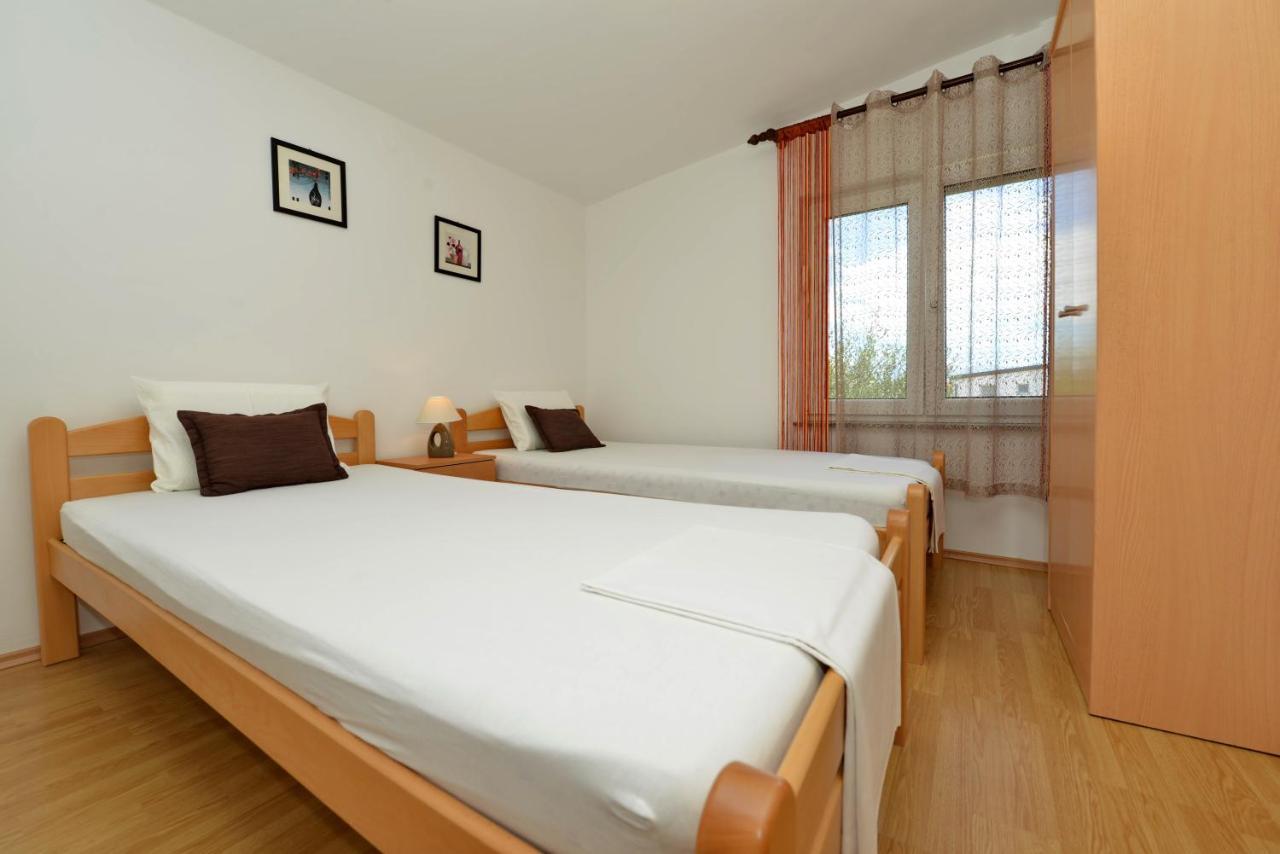 Apartment Nada Vir Exterior photo
